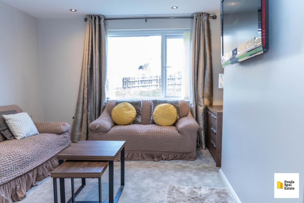Penda Contractor And Leisure Guests Nottinghamヴィラ エクステリア 写真